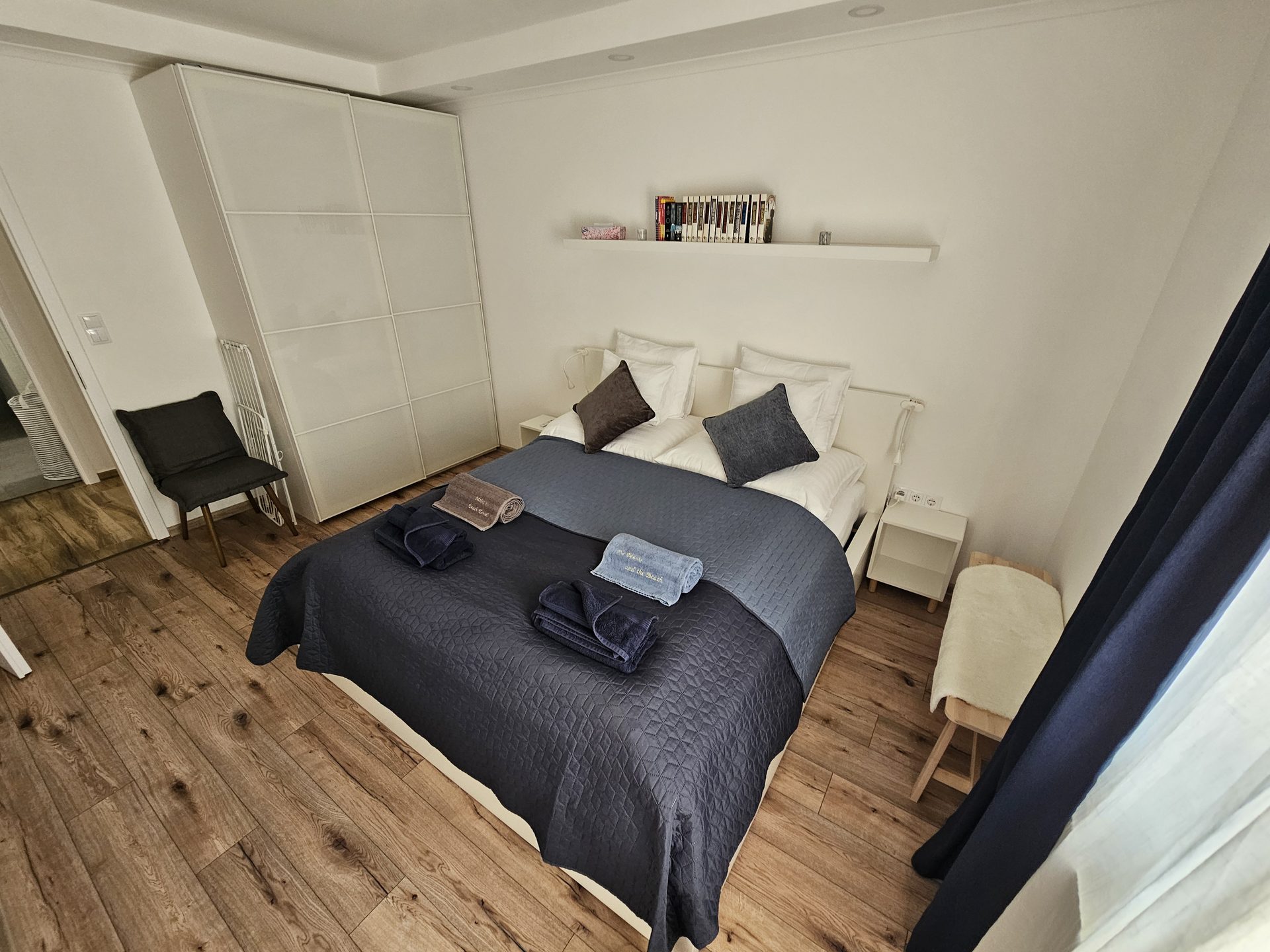 Quiet bedroom without a television